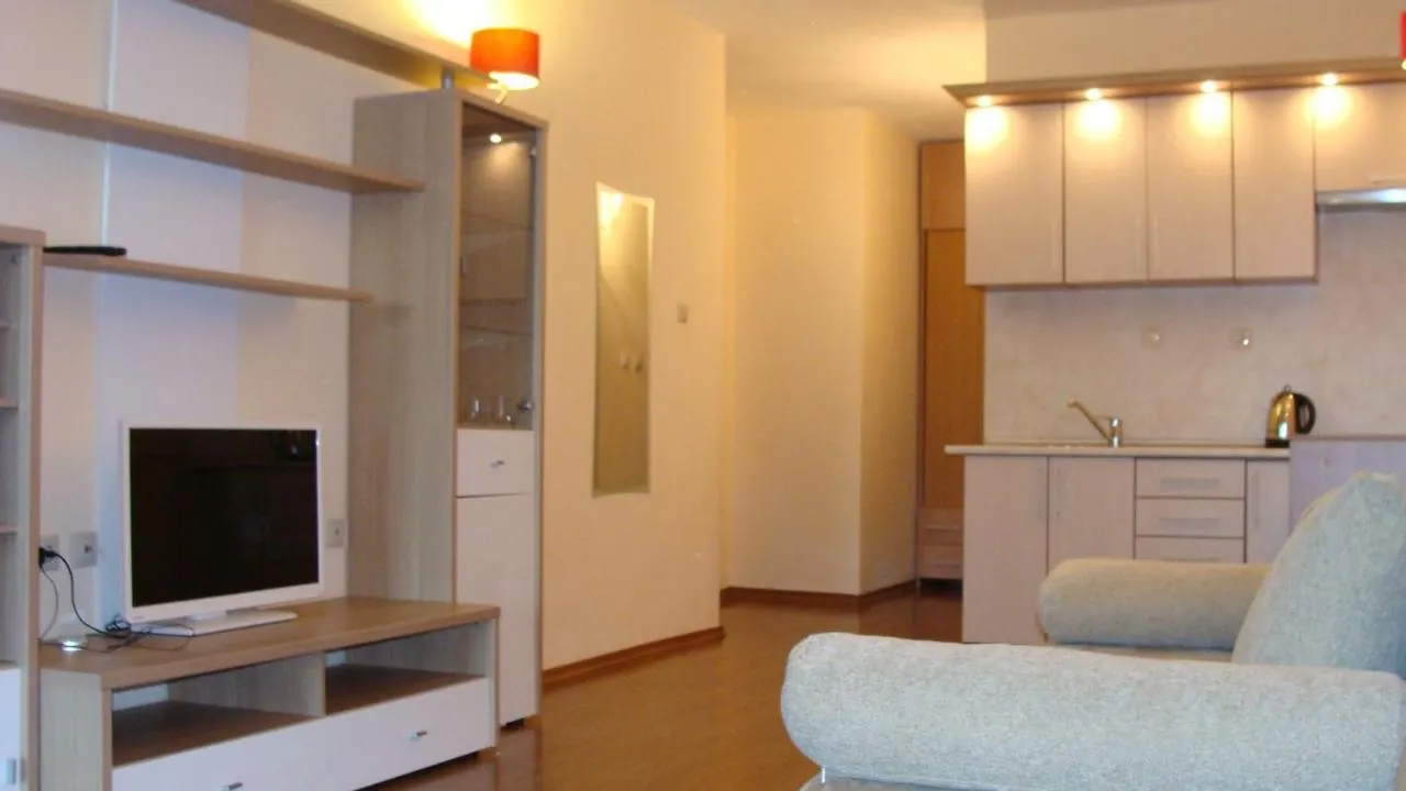 Admiral Apartments Golden Sands