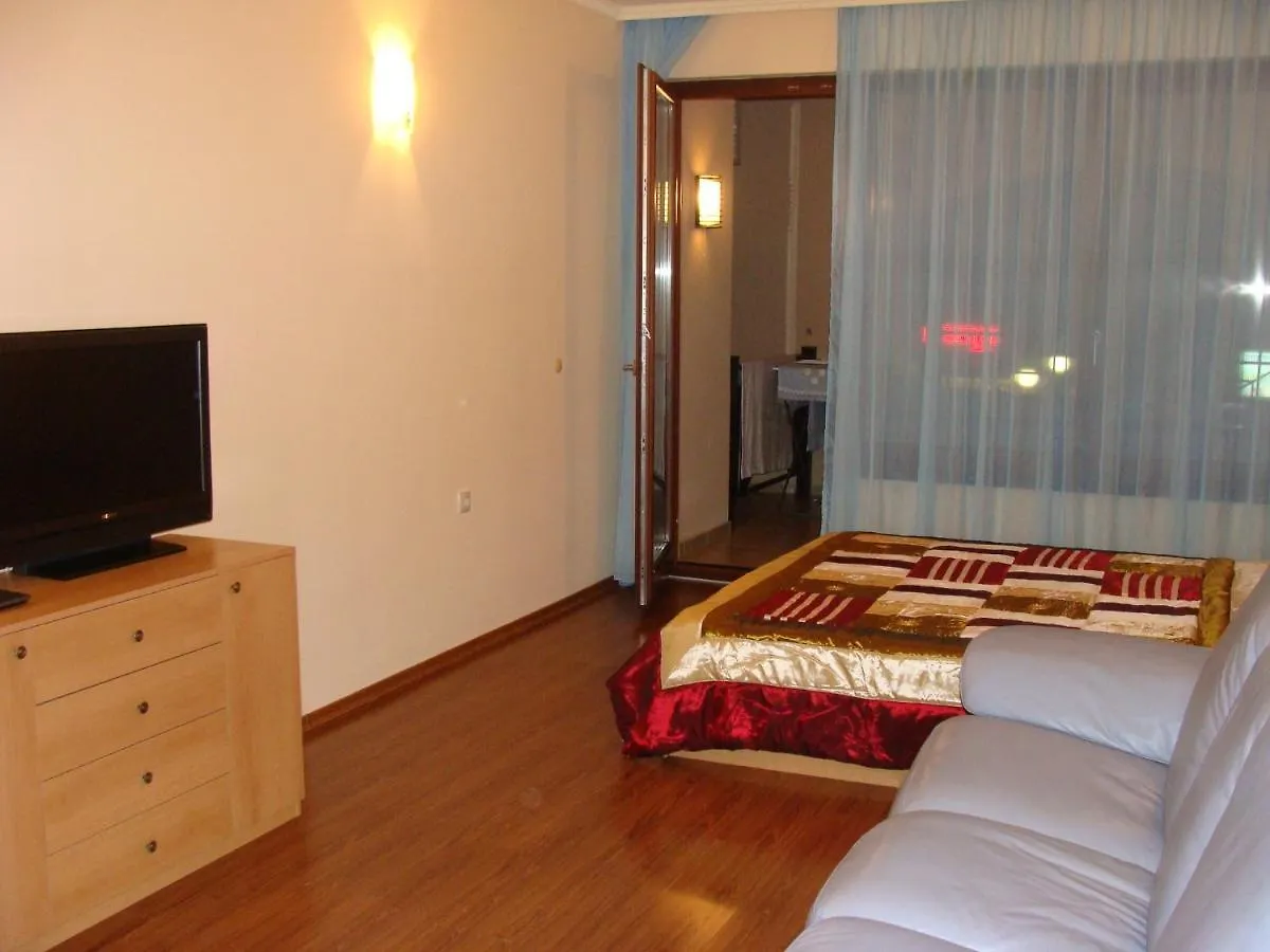 Admiral Apartments Golden Sands