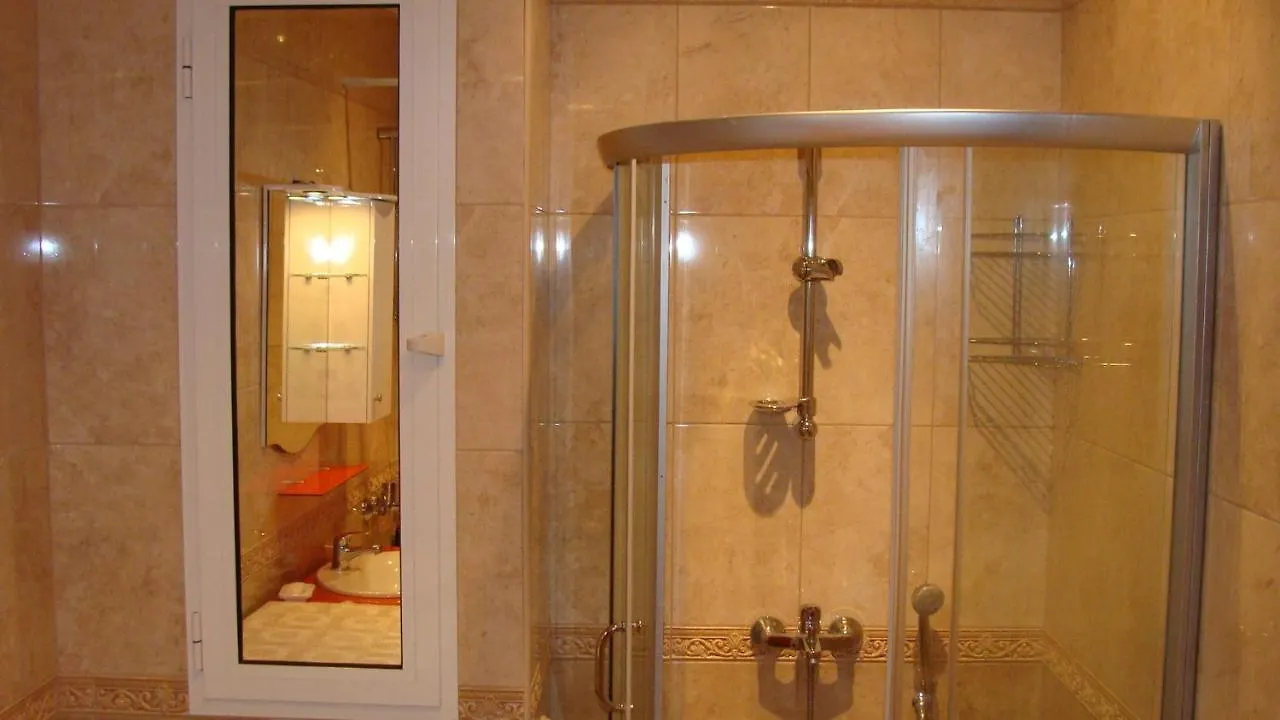 Admiral Apartments Golden Sands