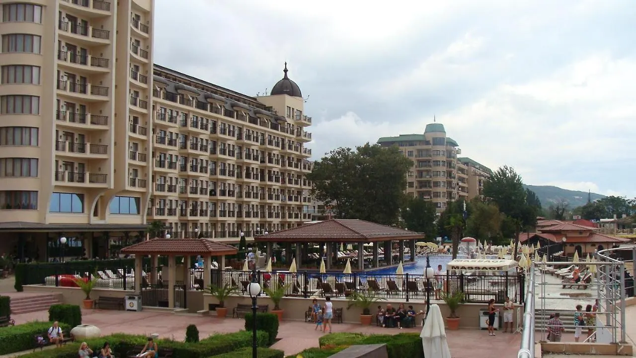 Admiral Apartments Golden Sands