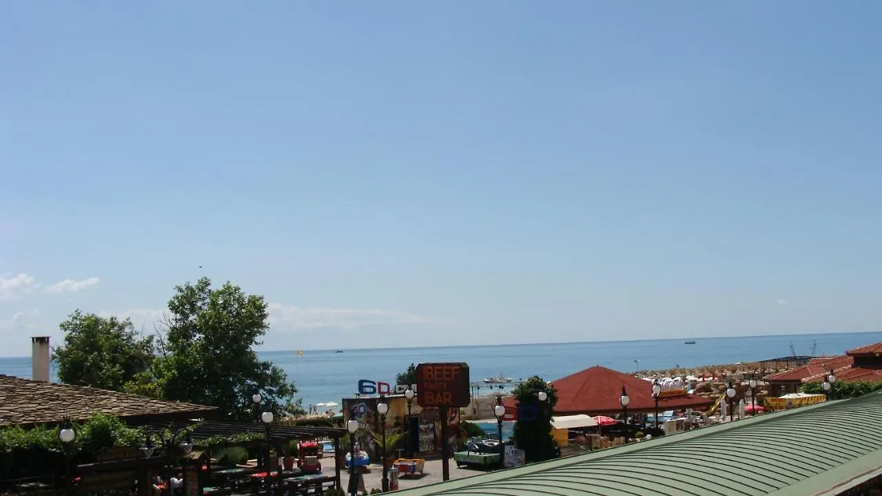 Admiral Apartments Golden Sands