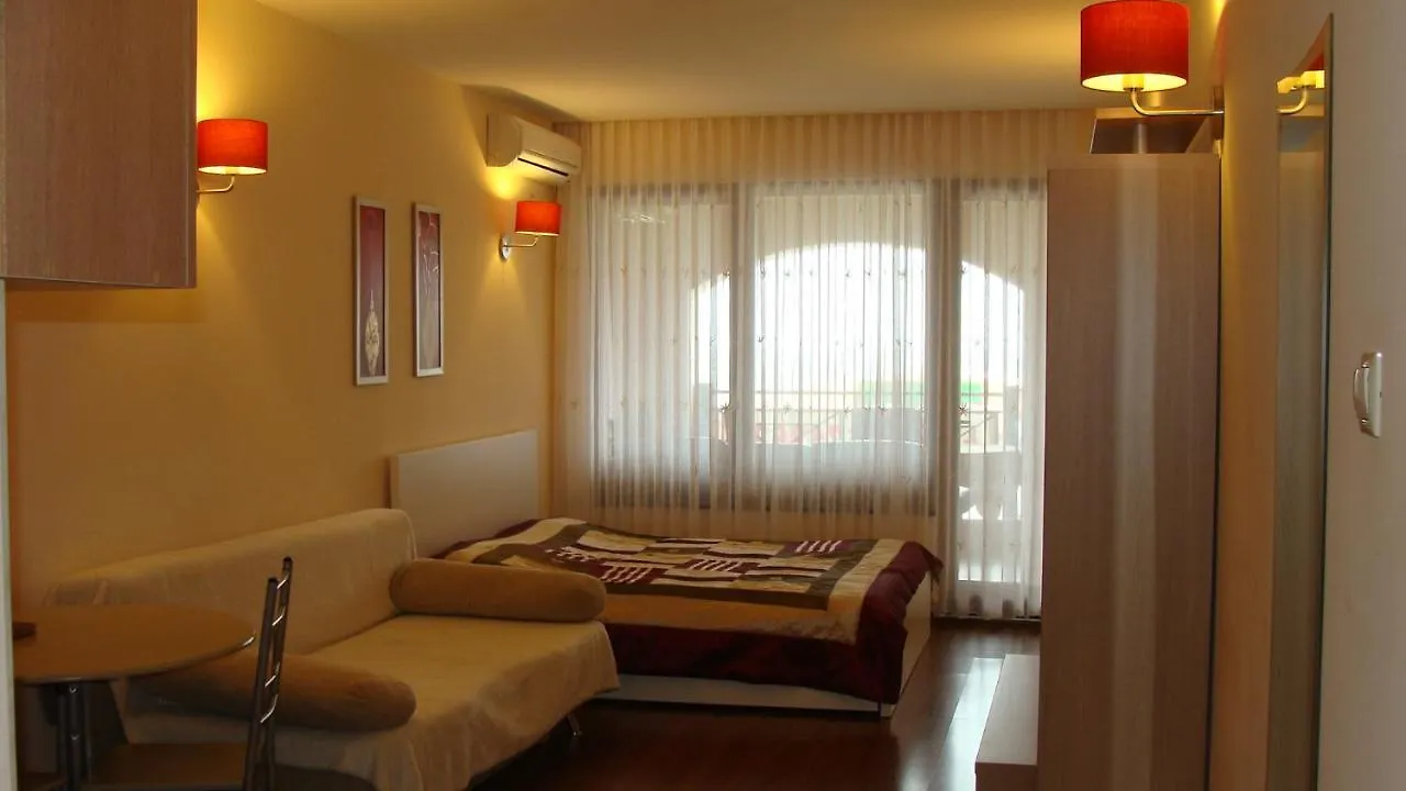 Admiral Apartments Golden Sands