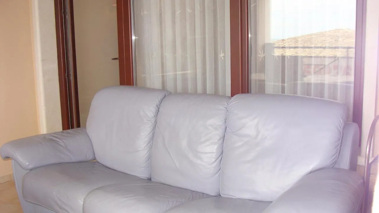 Admiral Apartments Golden Sands