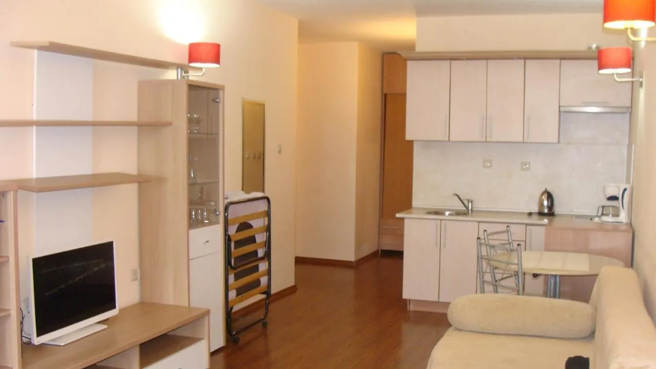 Admiral Apartments Golden Sands