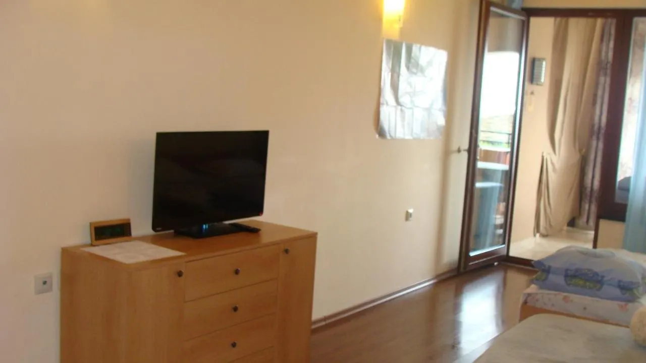 Admiral Apartments Golden Sands