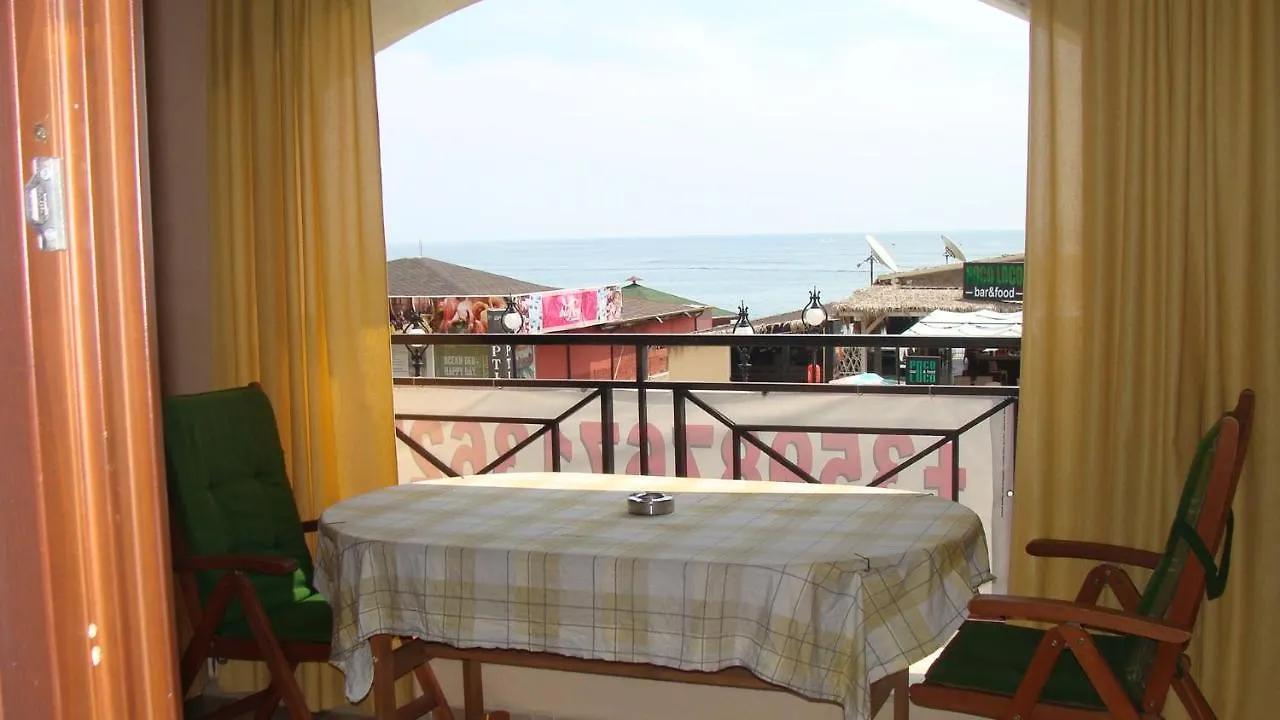 Admiral Apartments Golden Sands