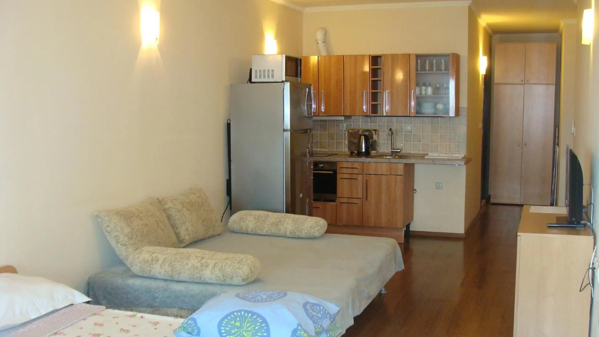 Admiral Apartments Golden Sands